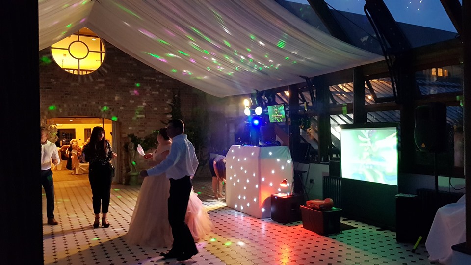 stansted-wedding-video-discos